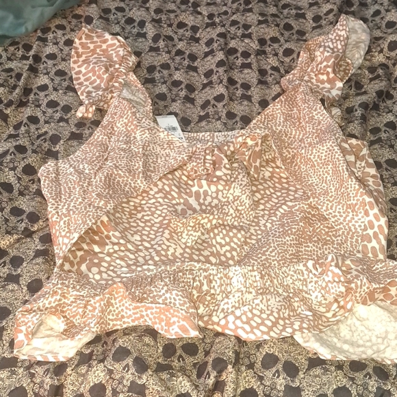 Express Crop Top - Picture 2 of 4